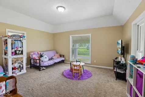 8172 E 1000 N Colfax IN 46035