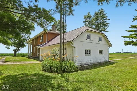 8172 E 1000 N Colfax IN 46035