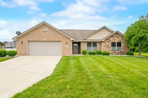 1982 Conifer Court Columbus IN 47201