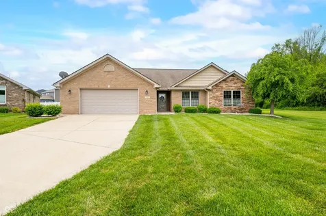 1982 Conifer Court Columbus IN 47201