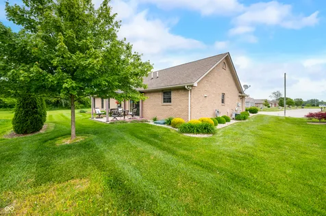 1982 Conifer Court Columbus IN 47201
