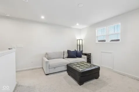 6910 Seattle Slew Drive Whitestown IN 46075