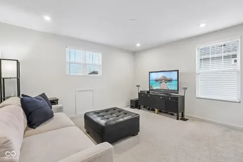 6910 Seattle Slew Drive Whitestown IN 46075