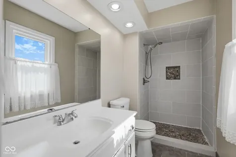 7957 Castle Lake Road Indianapolis IN 46256