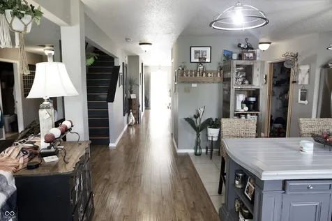8223 Retreat Lane Indianapolis IN 46259