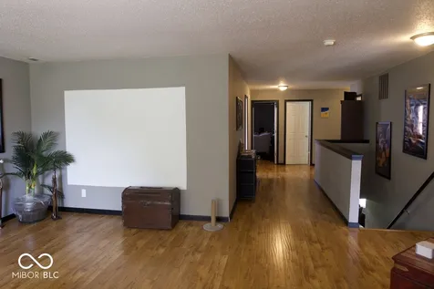 8223 Retreat Lane Indianapolis IN 46259
