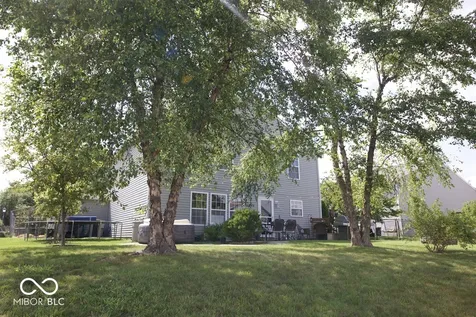 8223 Retreat Lane Indianapolis IN 46259