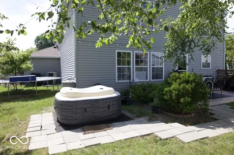 8223 Retreat Lane Indianapolis IN 46259