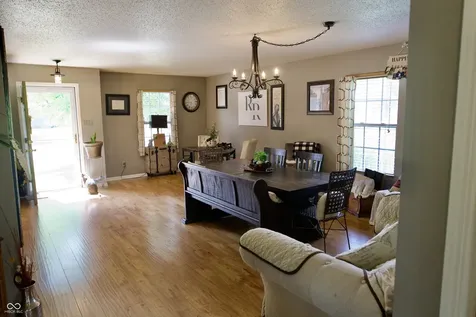 8223 Retreat Lane Indianapolis IN 46259