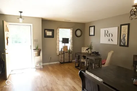 8223 Retreat Lane Indianapolis IN 46259