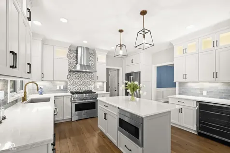 11217 Woods Bay Lane Indianapolis IN 46236