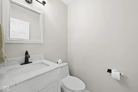 11217 Woods Bay Lane Indianapolis IN 46236
