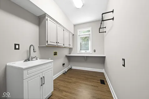 11217 Woods Bay Lane Indianapolis IN 46236