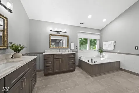 11217 Woods Bay Lane Indianapolis IN 46236