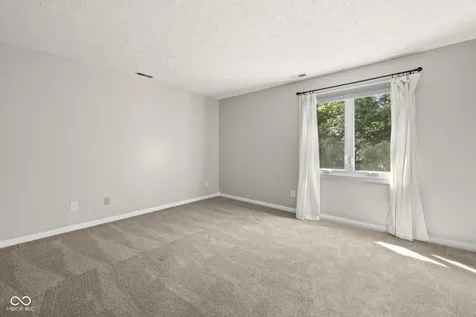 11217 Woods Bay Lane Indianapolis IN 46236