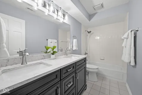 11217 Woods Bay Lane Indianapolis IN 46236