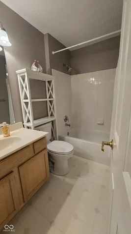 240 Legends Creek Place Indianapolis IN 46229