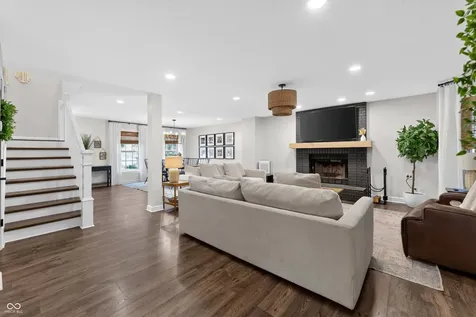1960 Red Oak Drive Franklin IN 46131