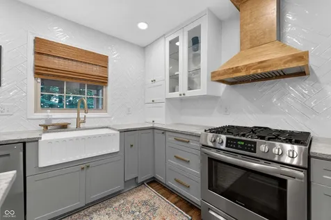 1960 Red Oak Drive Franklin IN 46131
