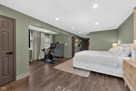 1960 Red Oak Drive Franklin IN 46131