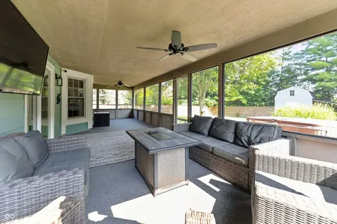 1960 Red Oak Drive Franklin IN 46131