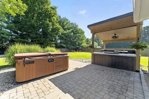 1960 Red Oak Drive Franklin IN 46131
