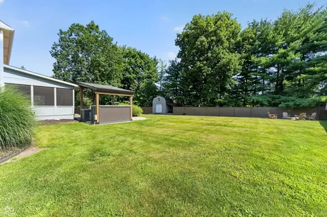 1960 Red Oak Drive Franklin IN 46131