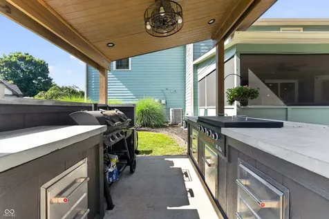 1960 Red Oak Drive Franklin IN 46131