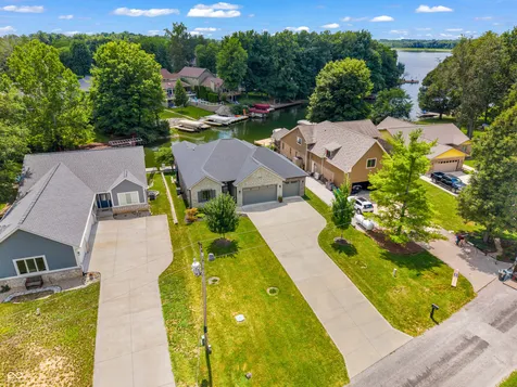 102 Gettysburg Coatesville IN 46121