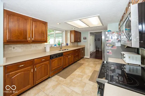 1176 Creekside Lane Plainfield IN 46168