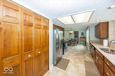 1176 Creekside Lane Plainfield IN 46168
