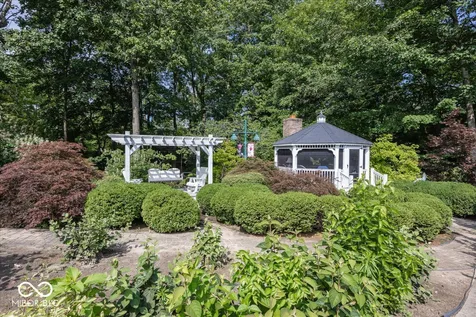1176 Creekside Lane Plainfield IN 46168