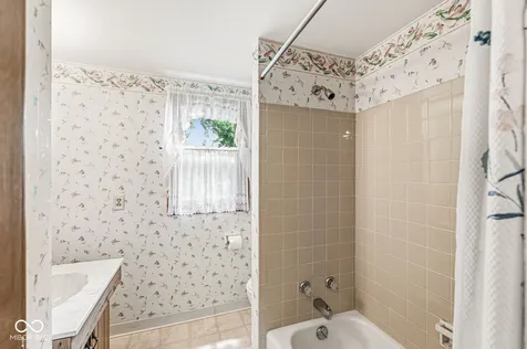 2201 Redfern Drive Indianapolis IN 46227