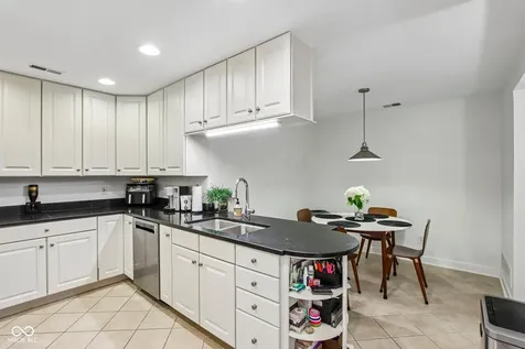 8690 Jaffa Court West #14 Drive Indianapolis IN 46260
