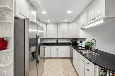 8690 Jaffa Court West #14 Drive Indianapolis IN 46260