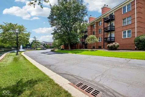 8690 Jaffa Court West #14 Drive Indianapolis IN 46260