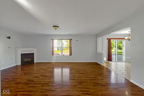 6553 Hunters Ridge S Zionsville IN 46077