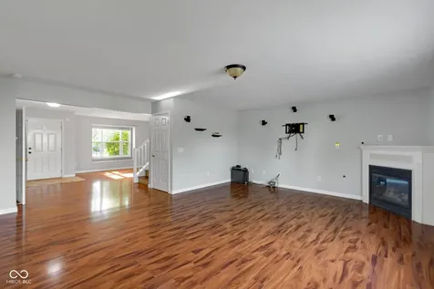 6553 Hunters Ridge S Zionsville IN 46077