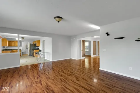 6553 Hunters Ridge S Zionsville IN 46077