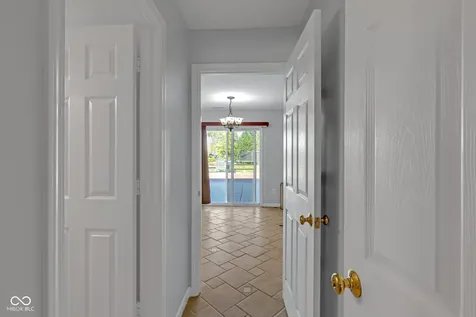6553 Hunters Ridge S Zionsville IN 46077