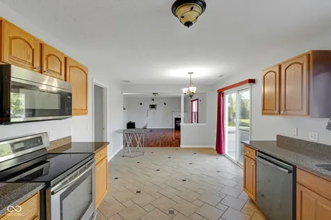 6553 Hunters Ridge S Zionsville IN 46077
