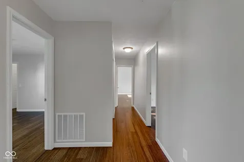 6553 Hunters Ridge S Zionsville IN 46077
