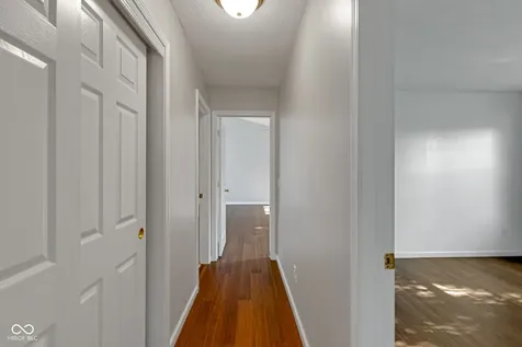 6553 Hunters Ridge S Zionsville IN 46077