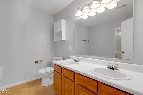 6553 Hunters Ridge S Zionsville IN 46077