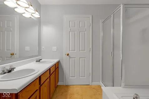 6553 Hunters Ridge S Zionsville IN 46077