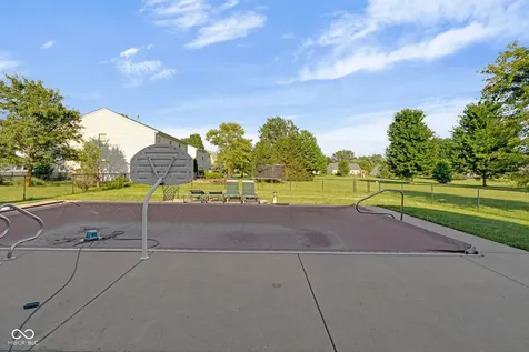 6553 Hunters Ridge S Zionsville IN 46077