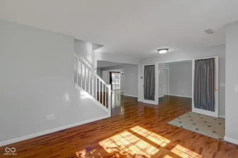 6553 Hunters Ridge S Zionsville IN 46077