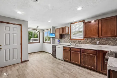 149 W Washington Street Mooresville IN 46158