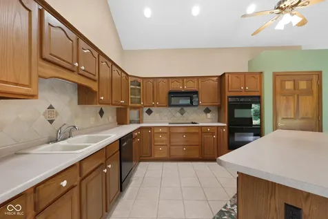 105 Woodfield Green Danville IN 46122