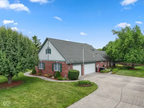 105 Woodfield Green Danville IN 46122